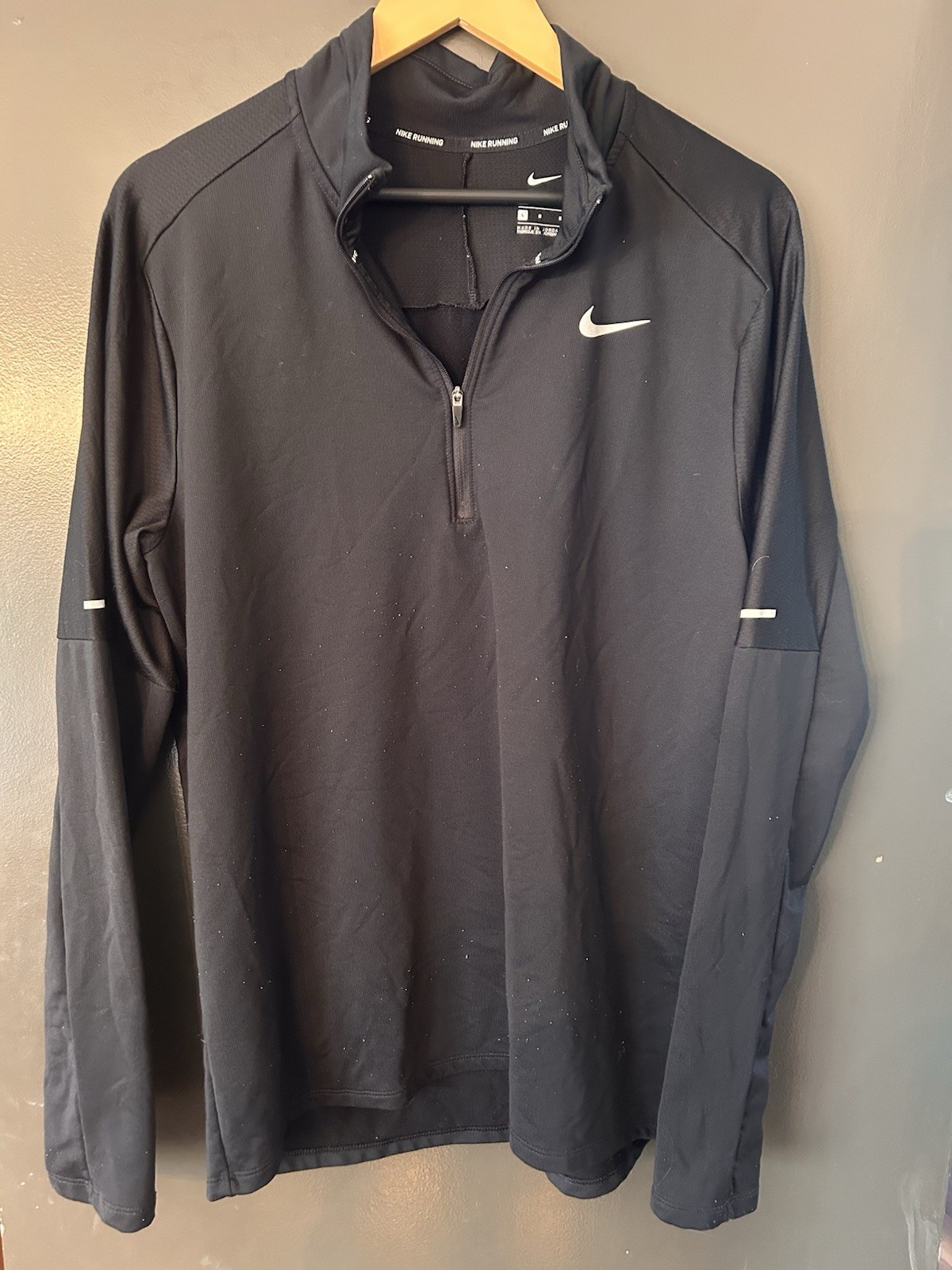 Nike Running, Track, Casual, Hiking, Shirt, Size Large gallery