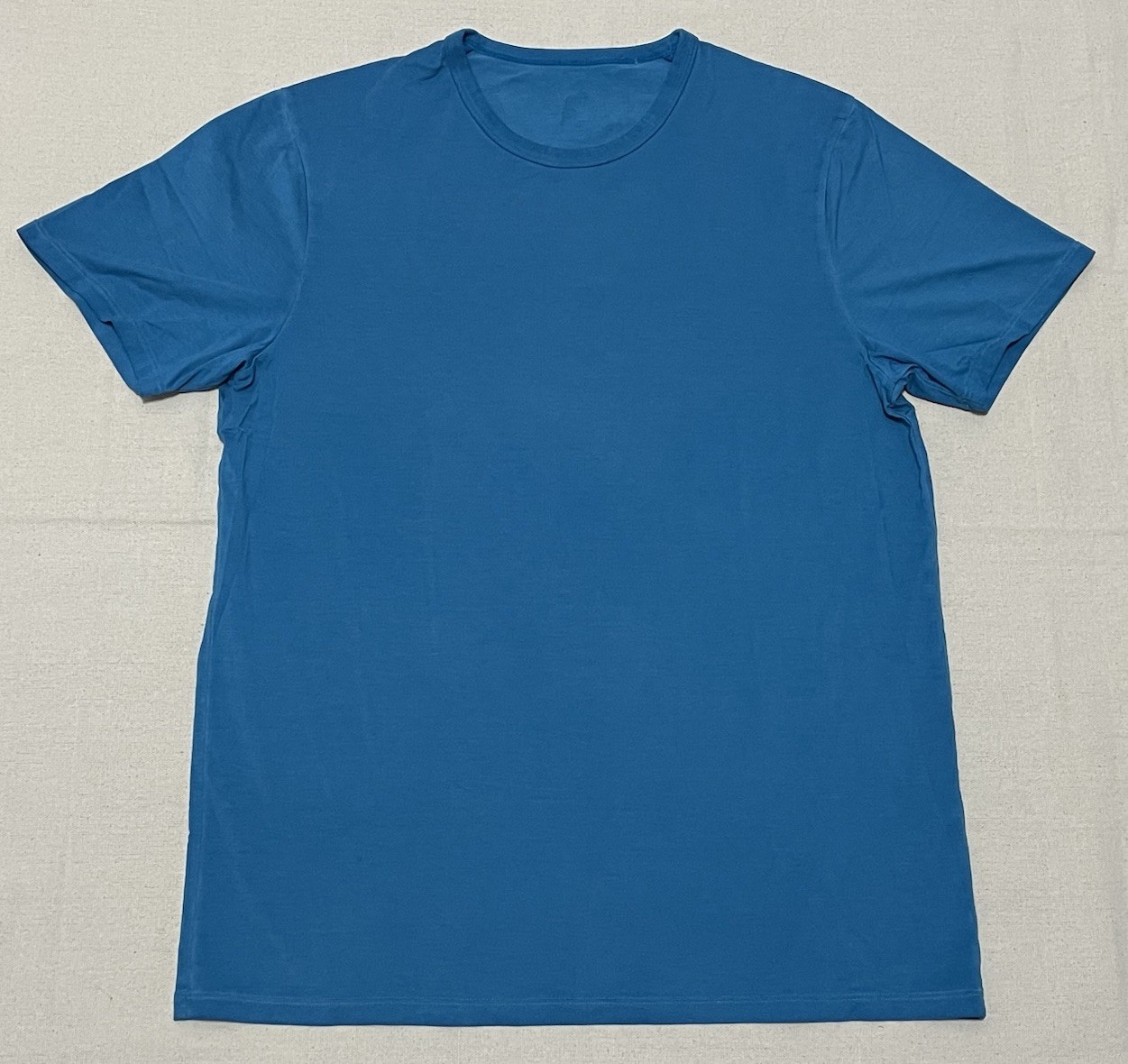 Lululemon Men Blue Variegated Metal Vent Short Sleeve Scoop Neck Workout Top Med gallery