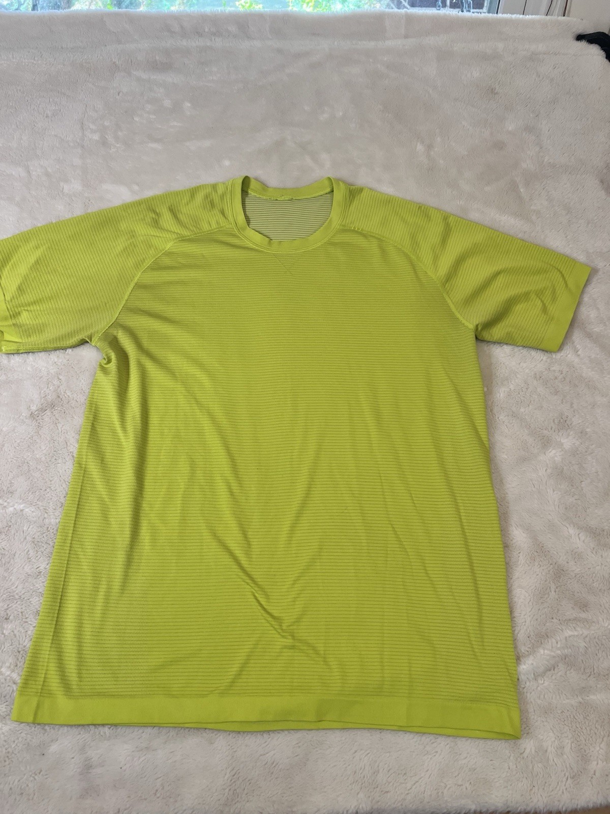 Lululemon Metal Vent Tech Short Sleeve Chartreuse T-Shirt 2.0 Men Sz Large Shirt gallery