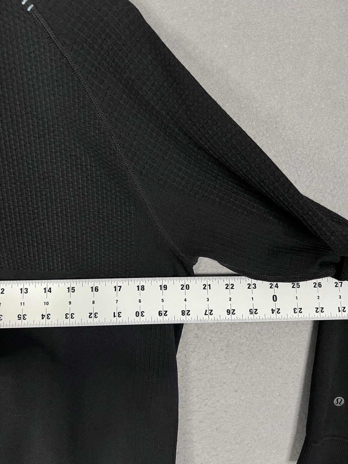 Lululemon Pullover Mens Medium Black Engineered Warmth Half Zip Stretch Gym gallery