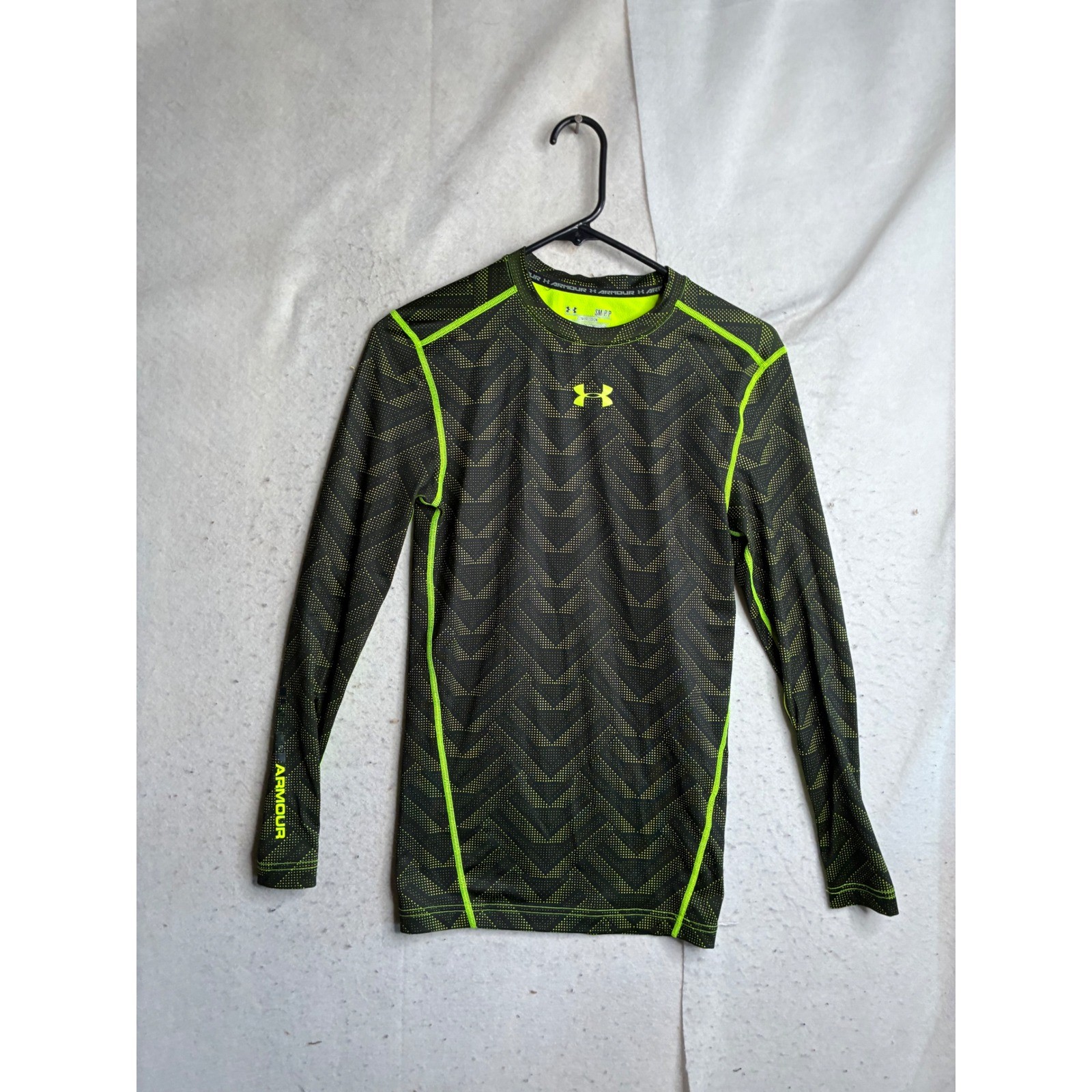 Under Armour ColdGear Compression Shirt Mens Small Black Neon Green Chevron LS gallery