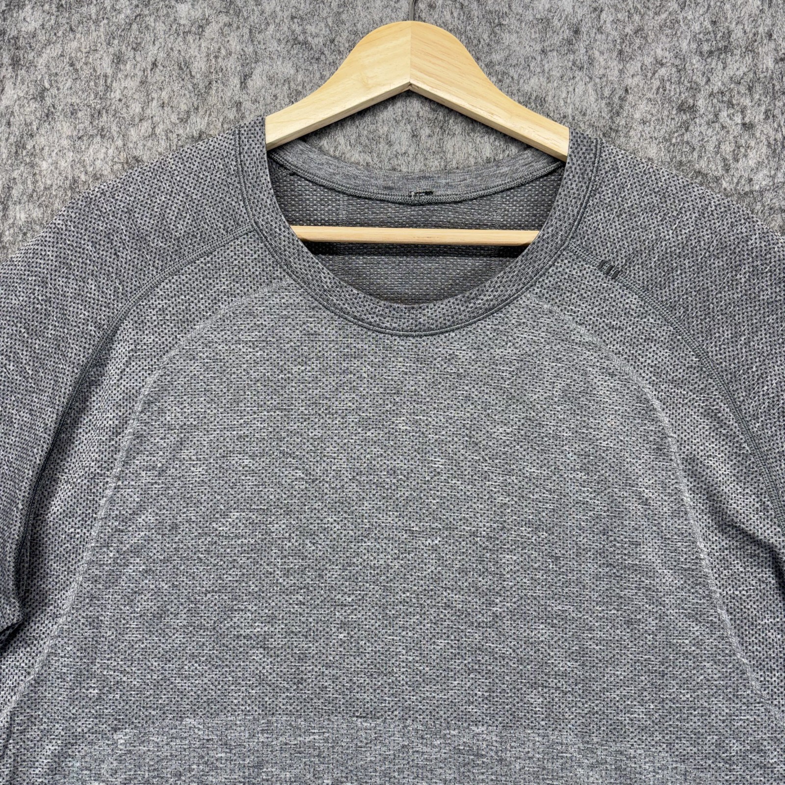 Lululemon Metal Vent Tech Shirt Men's Large Short Sleeve Gray Gym Stretch Run gallery