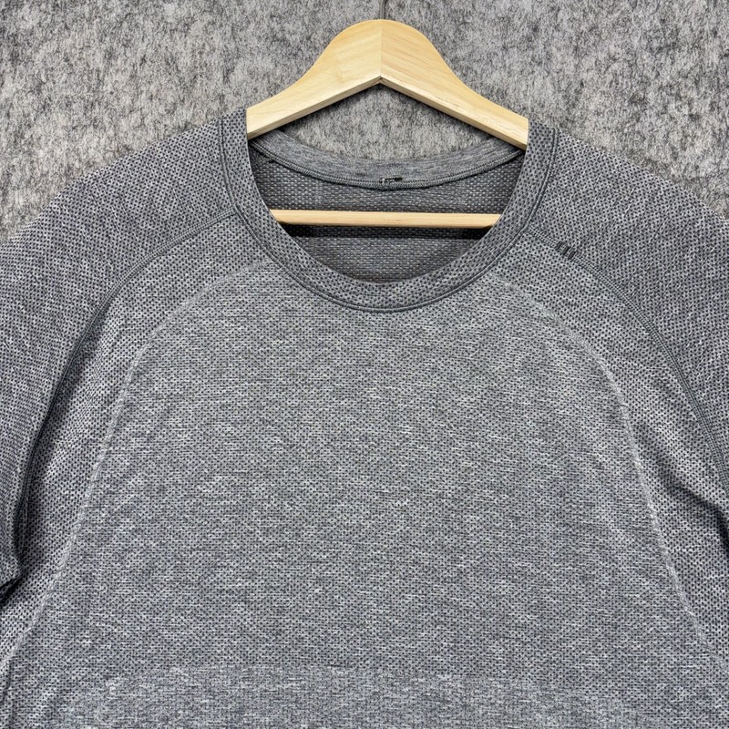 Lululemon Metal Vent Tech Shirt Men's Large Short Sleeve Gray Gym Stretch Run gallery