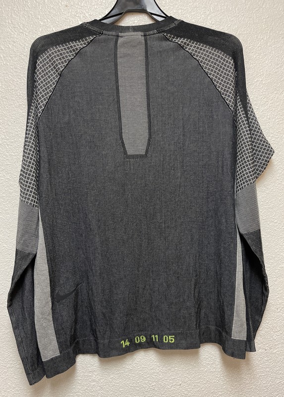 Nike Sportswear Tech Pack Crew Articulate Knit Black Grey Volt AR1571 010 Sz L gallery