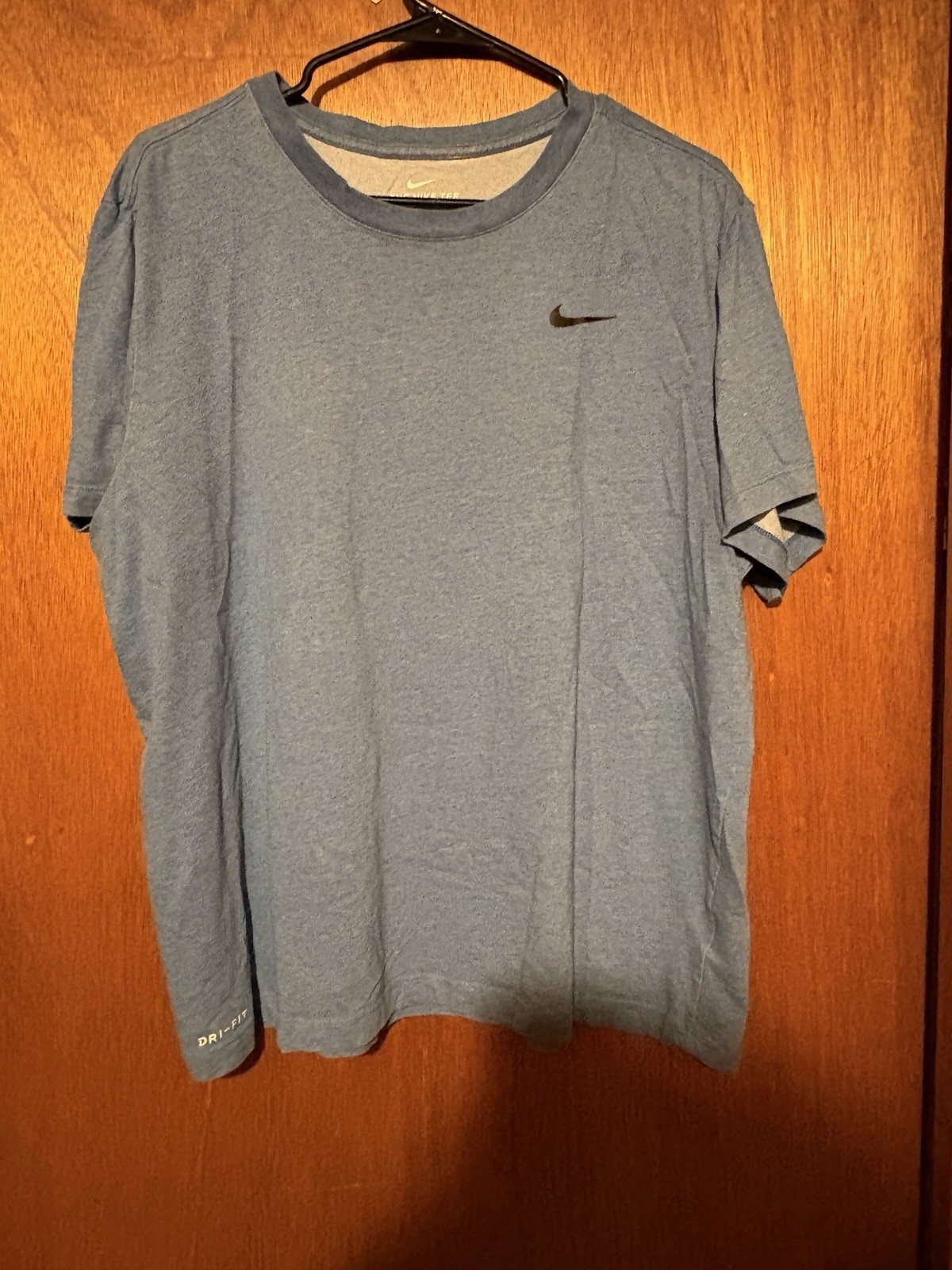 Nike Dri-Fit Basic T-Shirt Mens L Performance Tee Crewneck Light Blue gallery