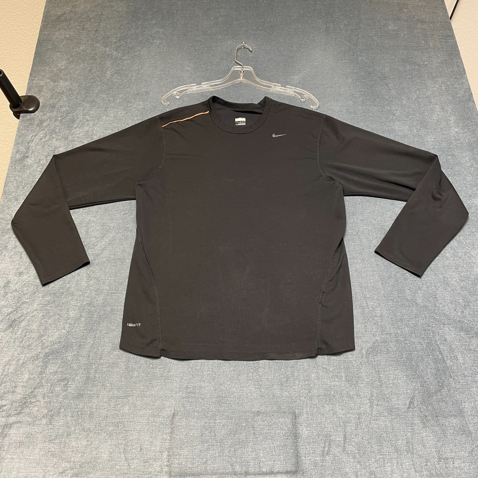 Nike Fit Dry Running Shirt Men Medium Black Long Sleeve Crew Neck Training Sport gallery
