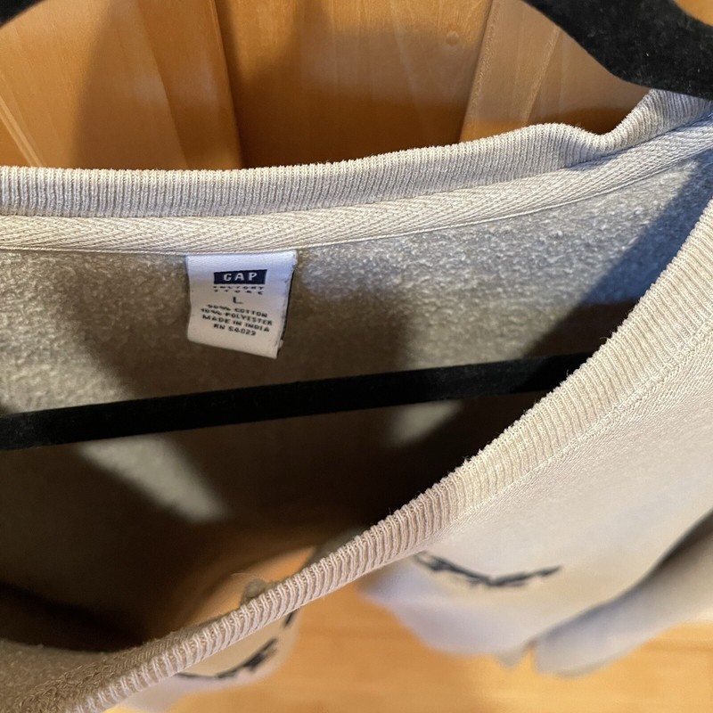 Men’s Light Beige Gap Athletic Pullover Long Sleeve Top Size Large gallery