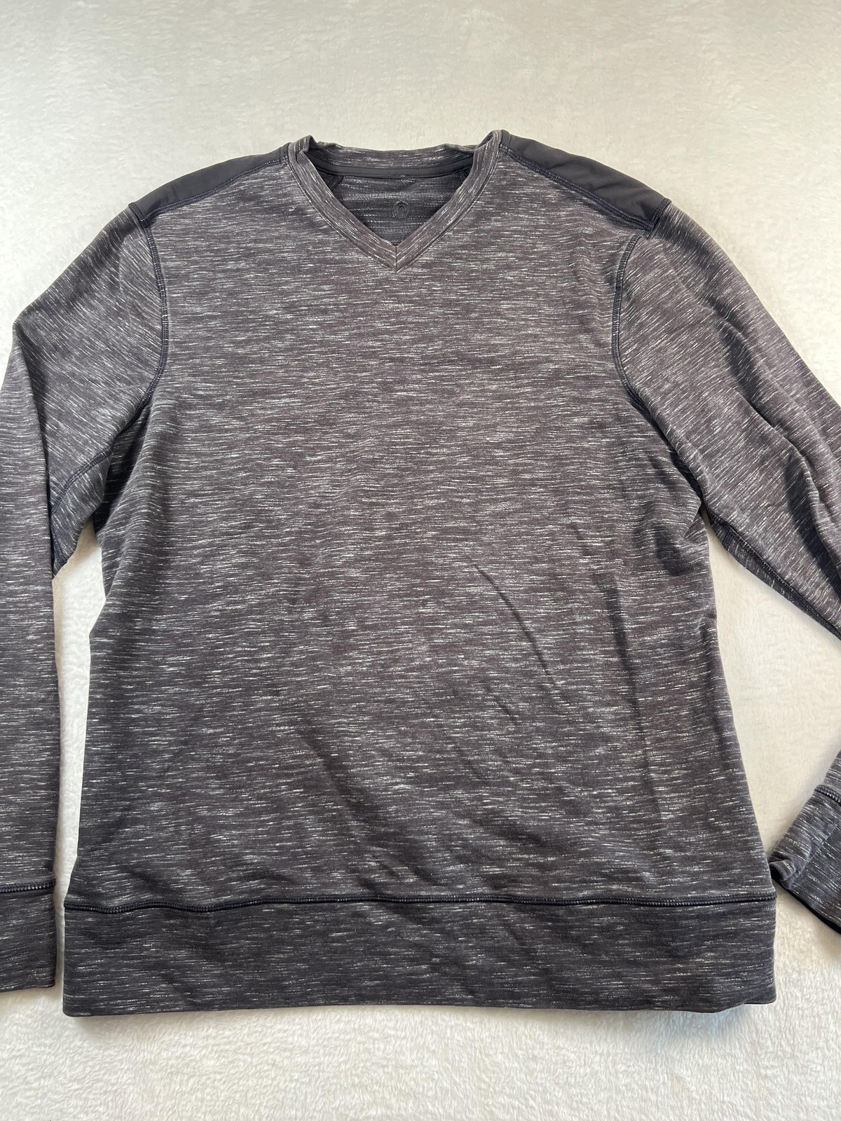 Lululemon Transit Mens Large Gray Long Sleeve V Neck Thumbholes Athletic Top gallery