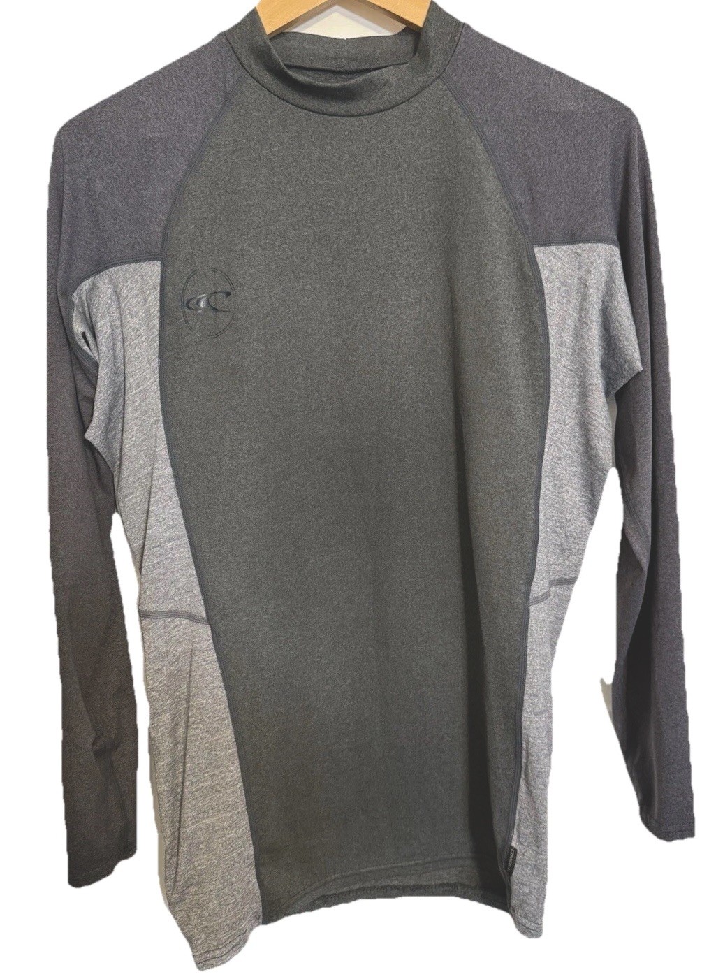 O’Neill Men’s Rash Guard XL Gray Long Sleeve Surf Shirt UV Protection Swim gallery
