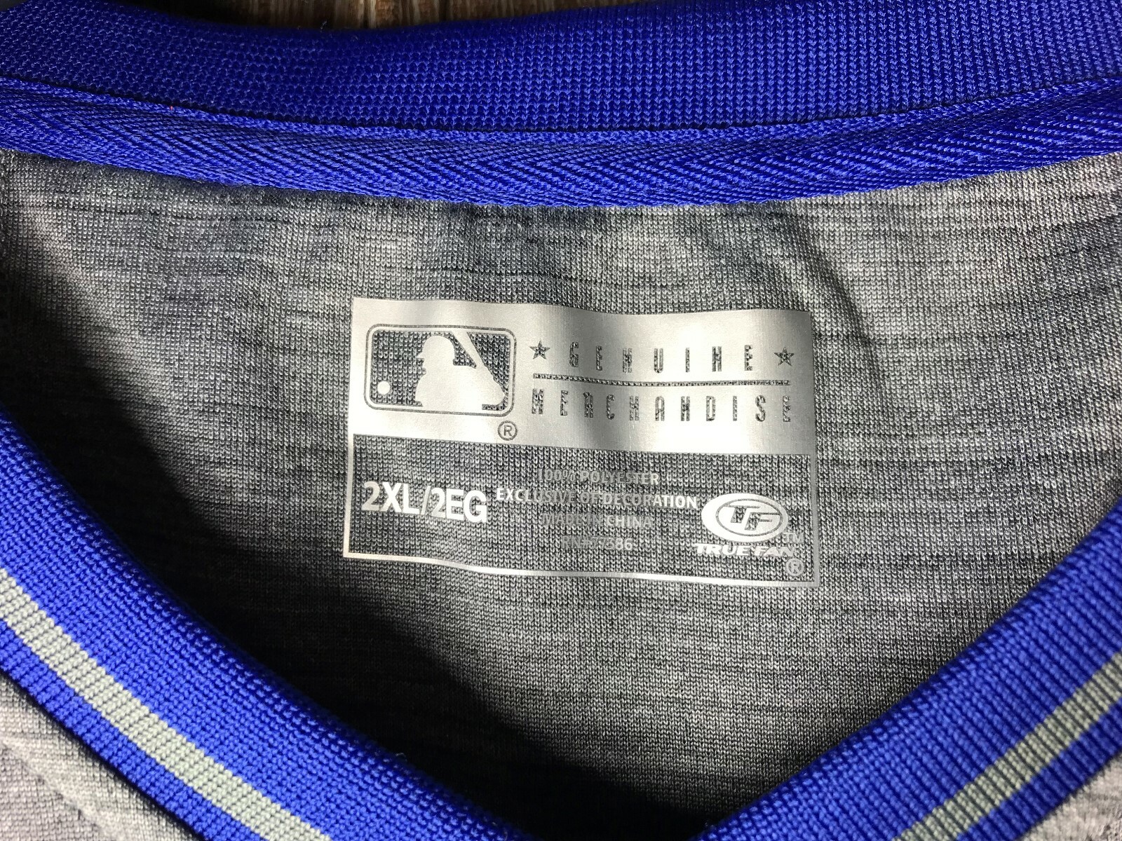MLB CHICAGO CUBS V-Neck Baseball Tee Shirt True Fan Genuine Merchandise Pick Sz gallery
