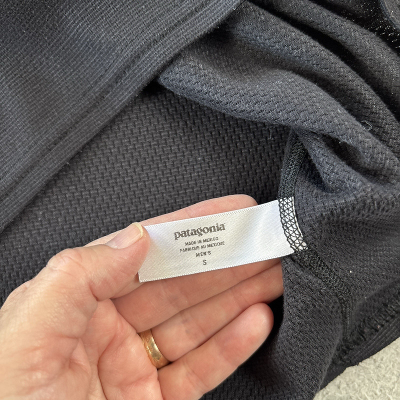 Patagonia Capilene Thermal Weight Shirt Mens Small Black Base Layer Outdoor gallery