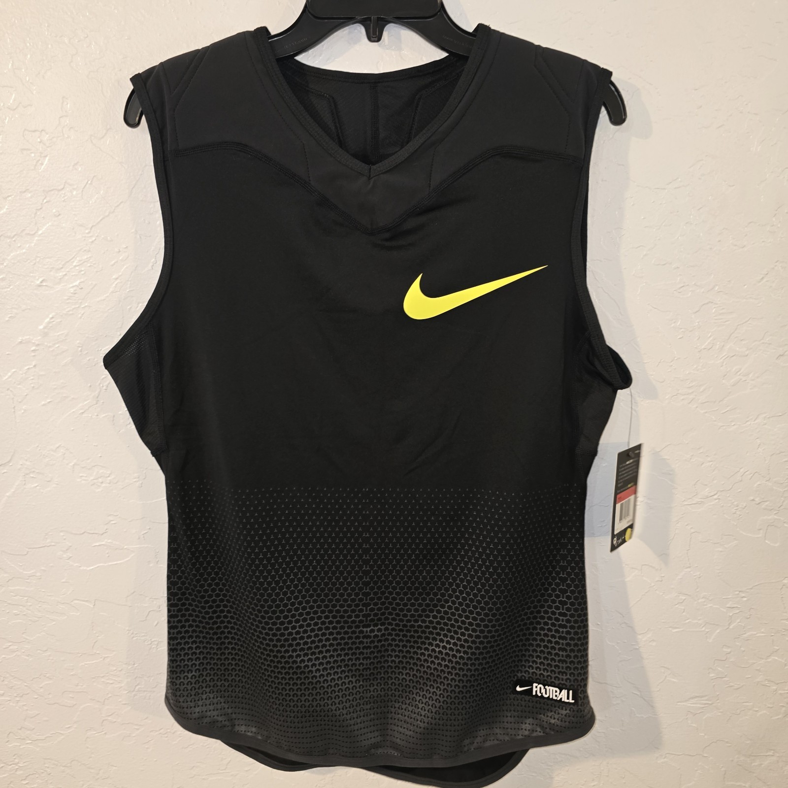 Nike Dri-Fit Football Black Sleeveless Padded Shoulder 833527-010 Mens M NEW $70 gallery