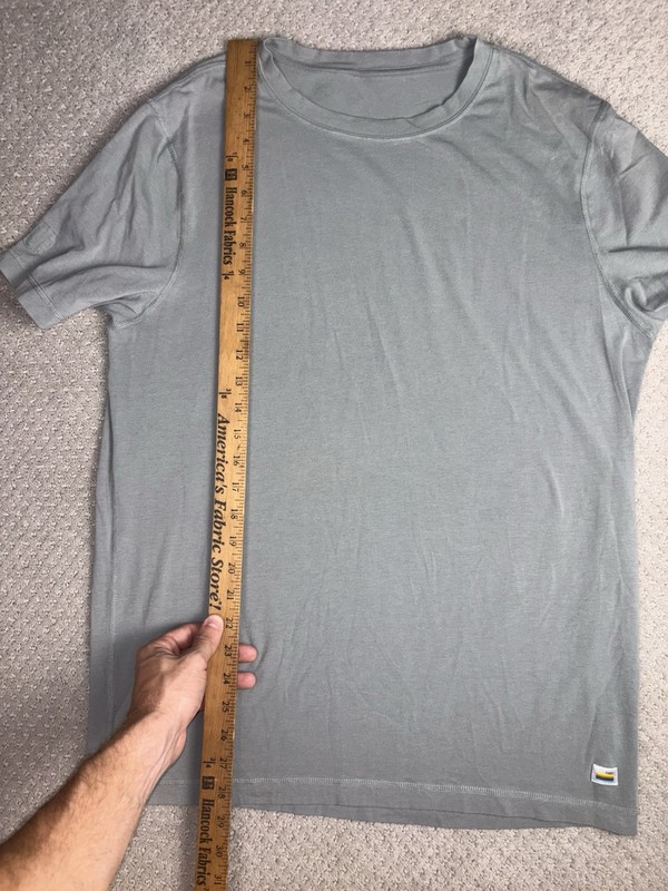 Vuori Current Tech Tee Shirt Mens Large V195 Grey Performance Athletic Stretch gallery