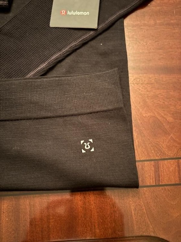 Lululemon Keep The Heat Thermal Longsleeve BLACK Size Large New with Tags gallery
