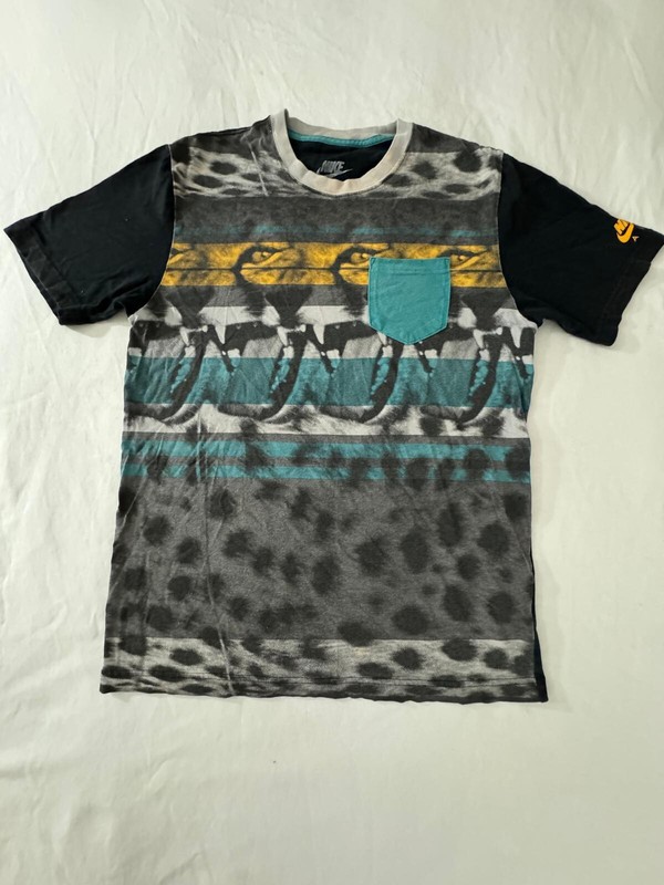 Nike Regular Fit Men's Black Multicolor Short Sleeve Crewneck T-Shirt Size Small gallery