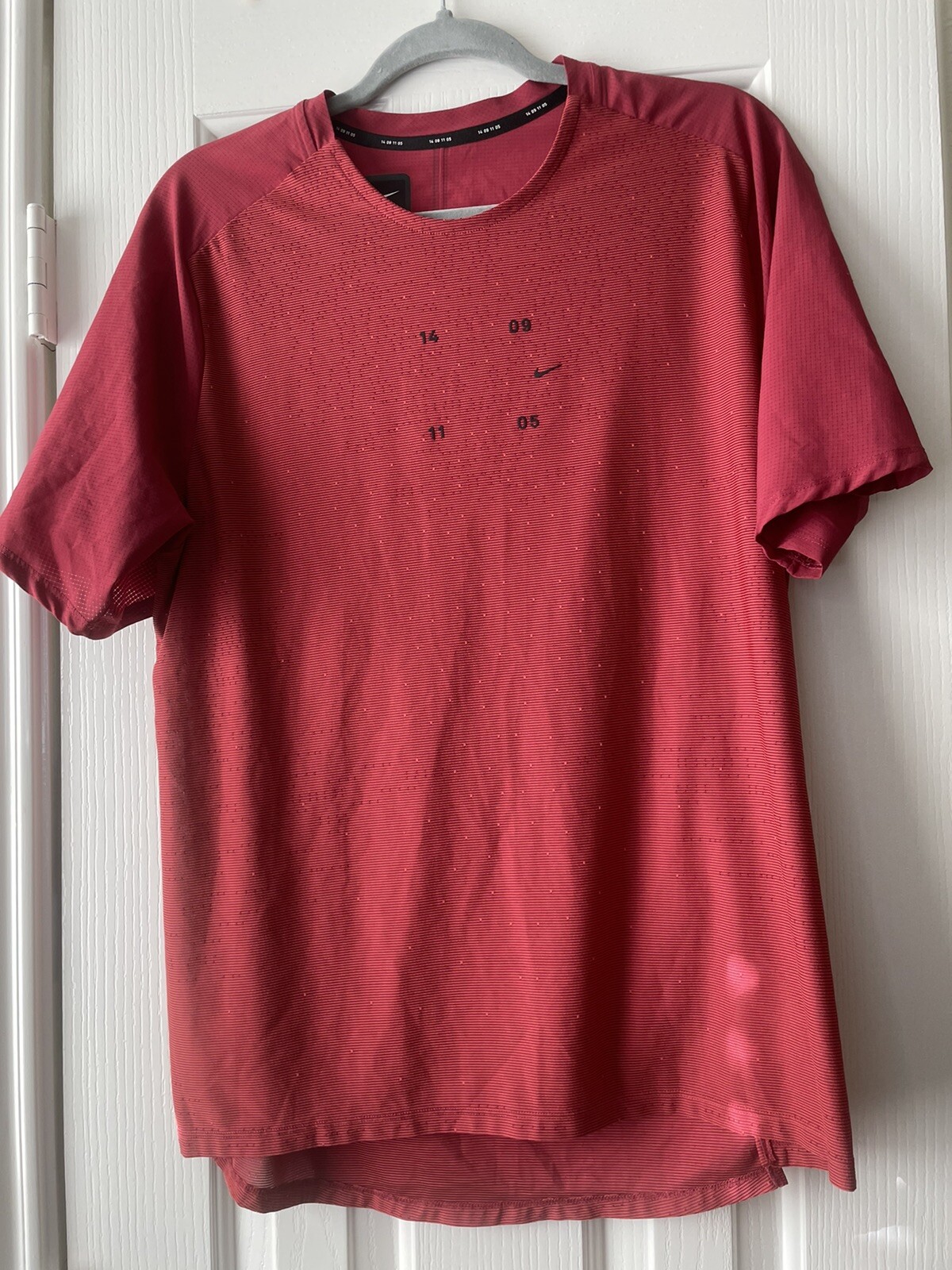 Nike Tech Pack Hybrid Short Sleeve T Shirt Sz Medium gallery