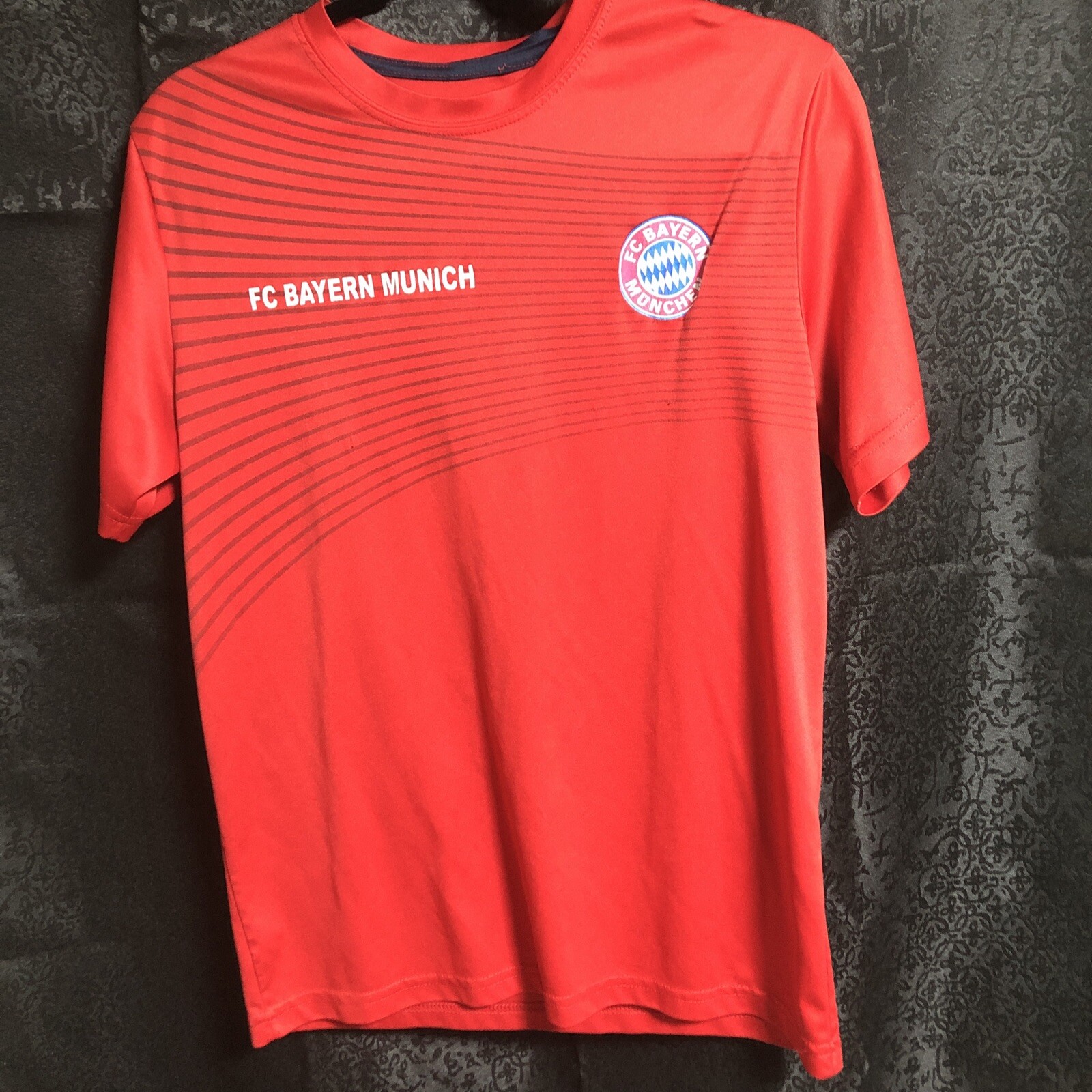 FC Bayern Munich Football/Soccer Club Training Tee Men's Size Medium Polyester gallery