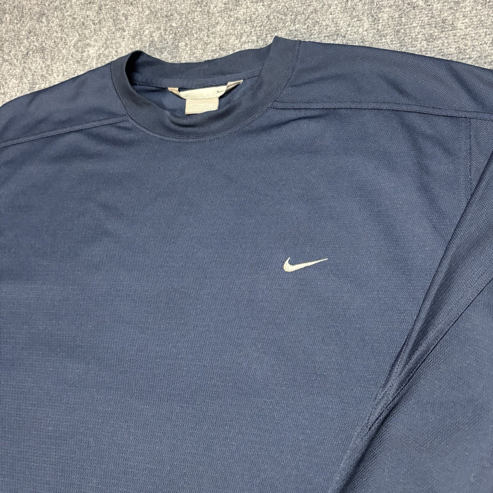 Nike Dri Fit Long Sleeve Crew Neck Gym Running Mini Swoosh Pullover Men’s XL VTG gallery