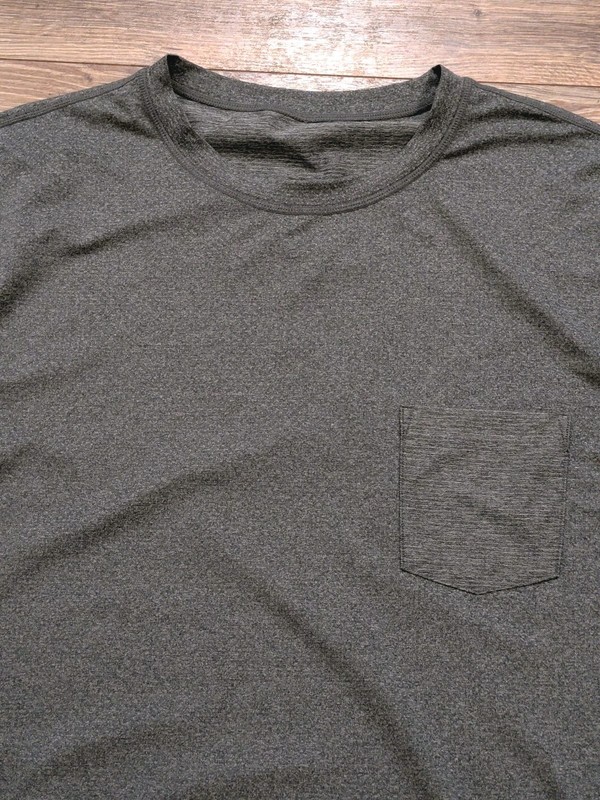 Vuori Tradewind Performance Pocket Tee Mens Gray SS Crew Neck - L EUC gallery