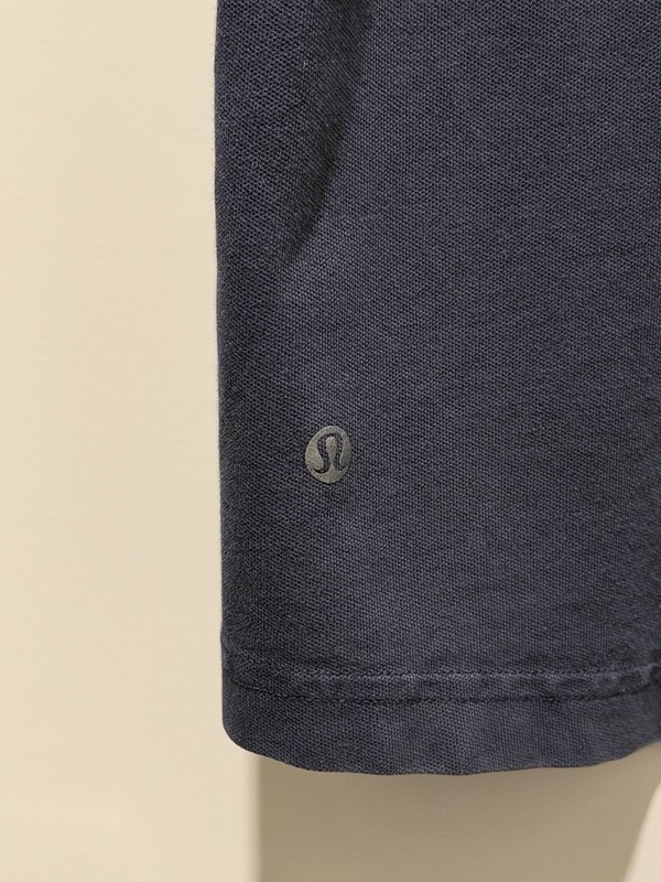 Lululemon In Your Element Pocket Tee Shirt Grey/Navy Men’s Large gallery