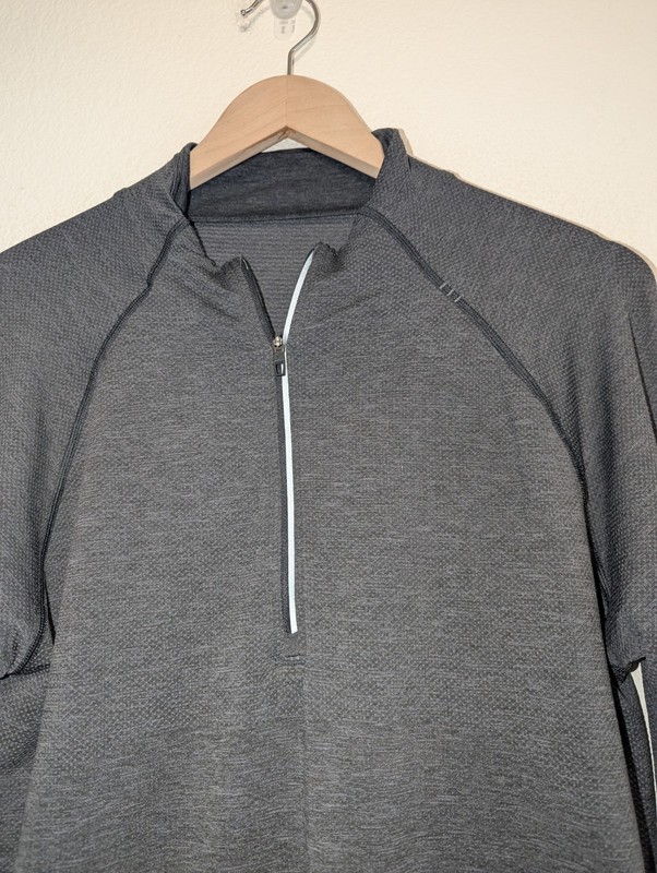 Lululemon Metal Vent Tech Black Half Zip Aloha Collection Whale Tail Size Large gallery