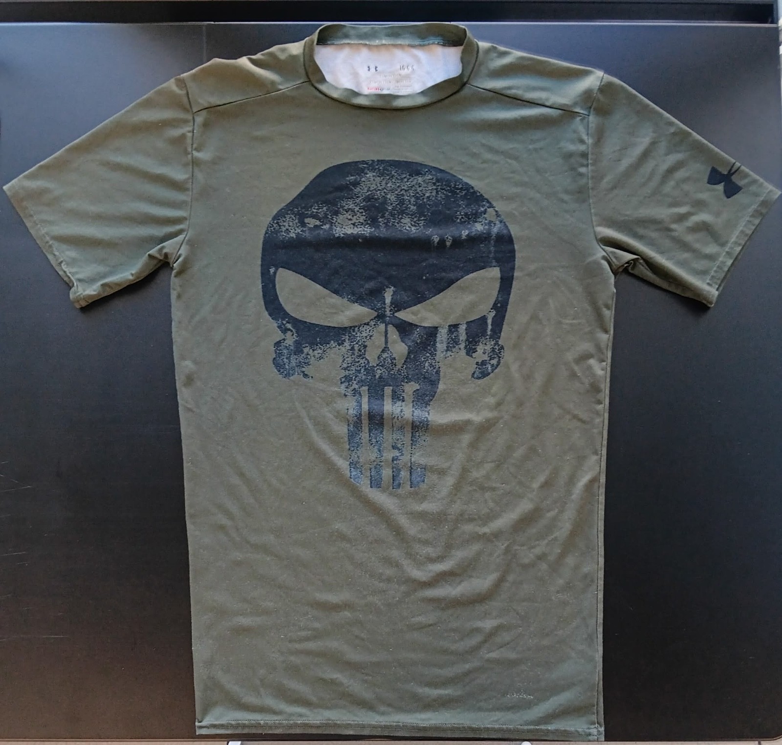 Under Armour Alter Ego “Rifle Green” Marvel Punisher Compression Shirt Size M gallery