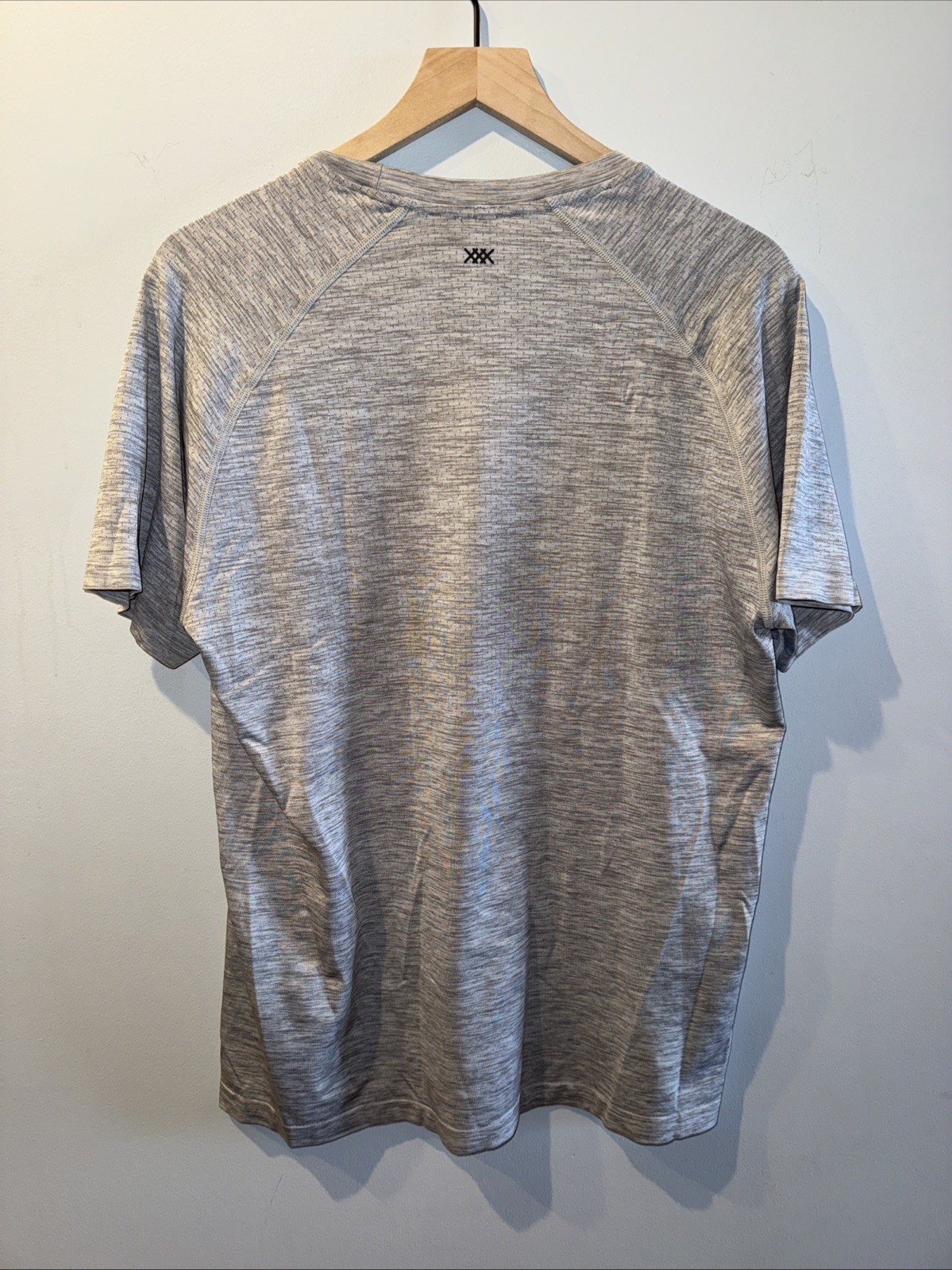 Rhone Shirt Size L Gray Reign Tech Tee Short Sleeve Crew Run Train gallery