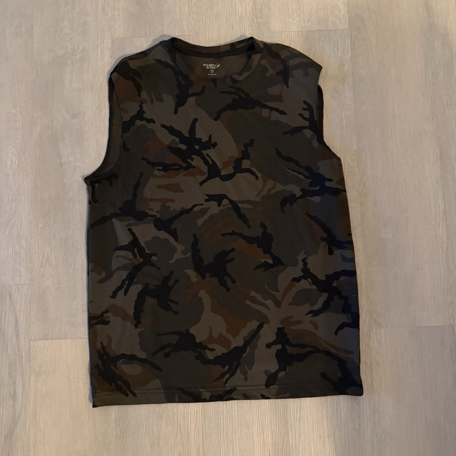 Old Navy Active Men’s Medium Camo Sleeveless Performance Tank Top Athletic Gym M gallery