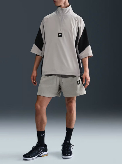 Nike Air Men’s Half-Sleeve Quarter-Zip Top HV0773-009 - Grey / Black gallery