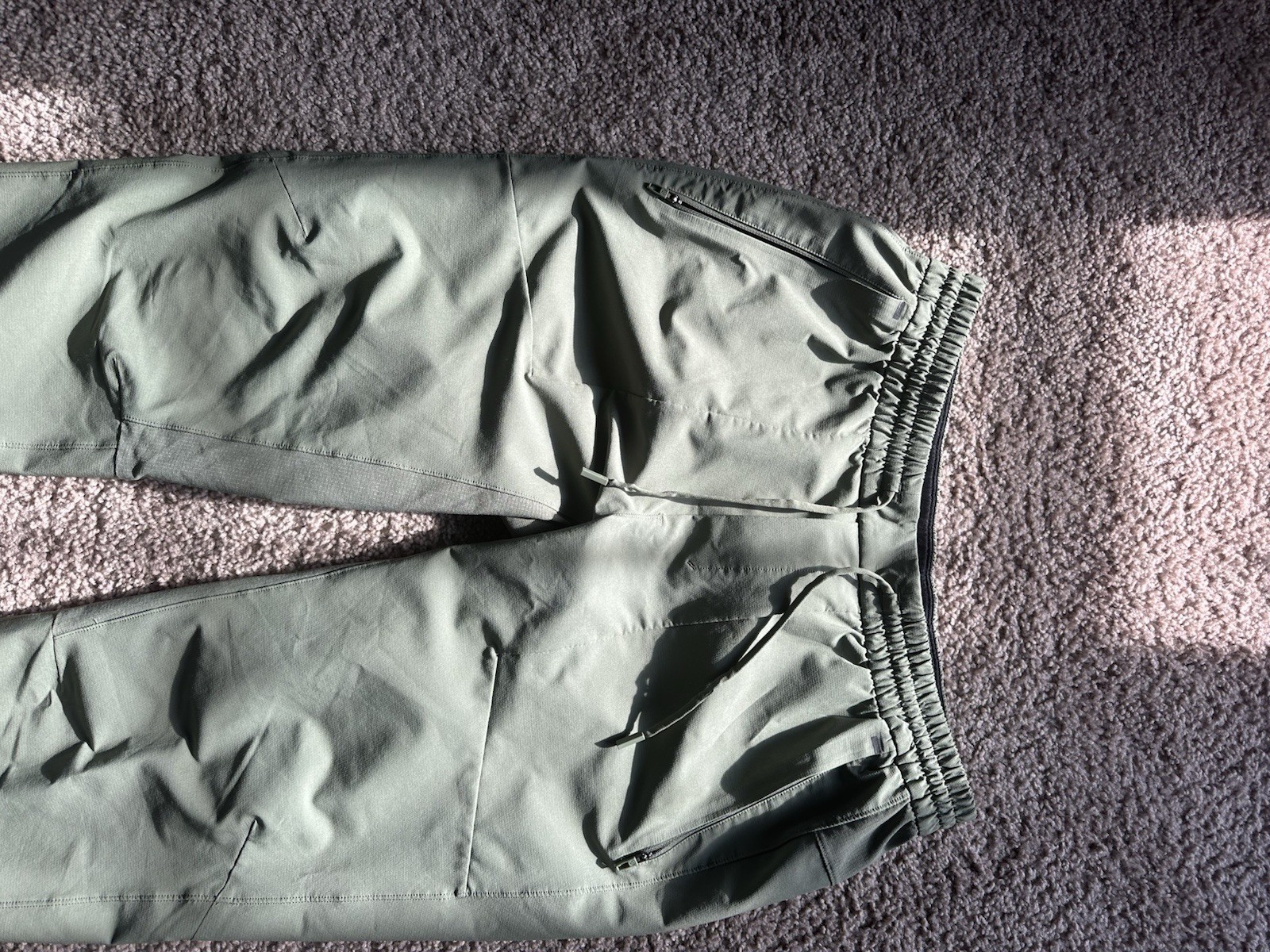 Lululemon Sage Green Cargo Jogger Pants Men’s Elastic Waist Zip Pockets Techwear gallery