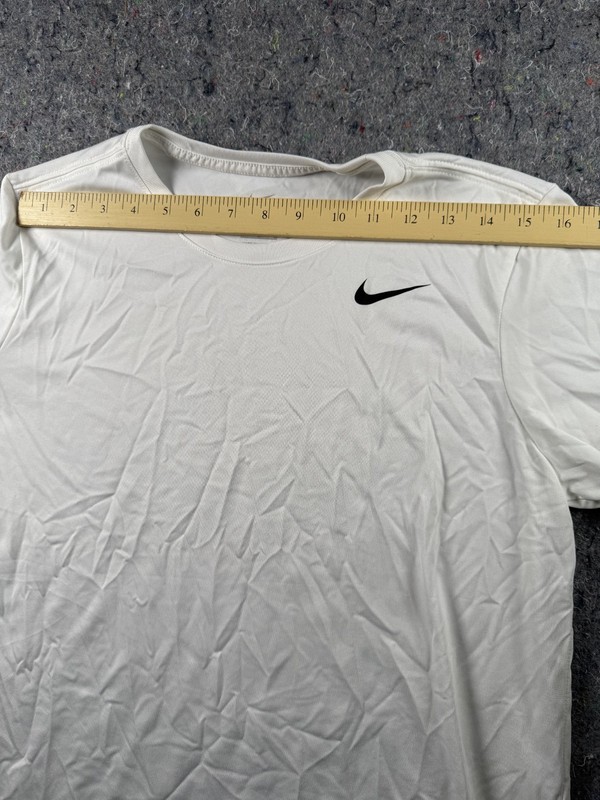 Nike Men’s Dri-Fit The Nike Tee Size Meduim White gallery