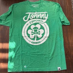 Johnny Cupcakes Emerald Tee ShamRock with Iconic Logo – XL