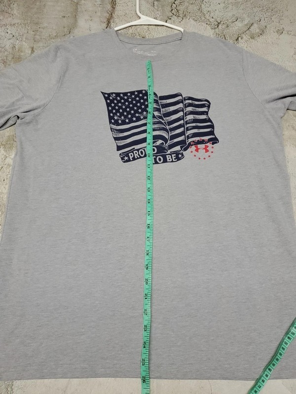 Mens Large Loose Fit Under Armour Heatgear Gray USA Flag Athletic T Shirt gallery