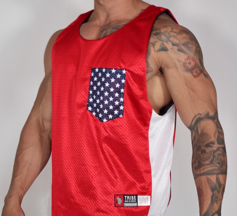 MEN'S RED/BLUE REVERSIBLE SLEEVELESS MESH SHIRT SIZE L gallery