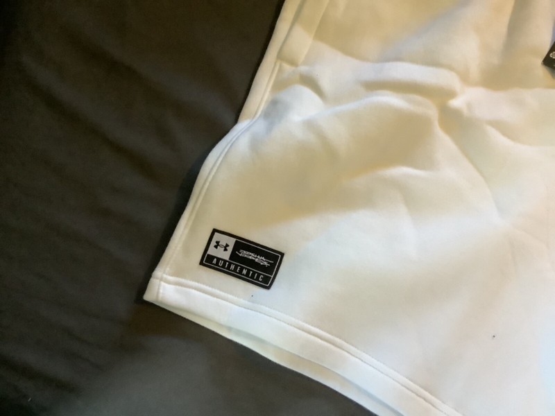 UNDER ARMOUR PANTS SHORTS SIZE XXL 2XL BLACK AND WHITE BRAND NEW NWT gallery
