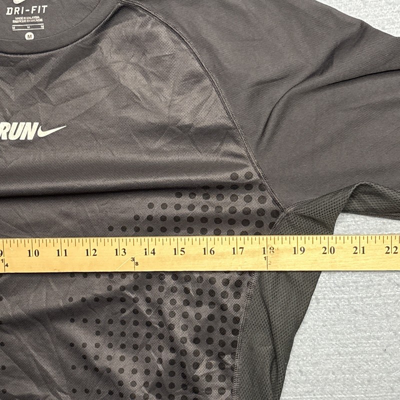 Nike Running Men's Size M Grey Long Sleeve Crew Neck Dry Fit gallery