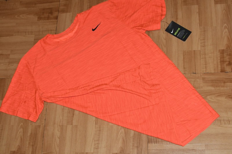 NIKE DRI-FIT BREATHE SHORT SLEEVE MENS TRAINING SHIRT- MENS sz LARGE gallery