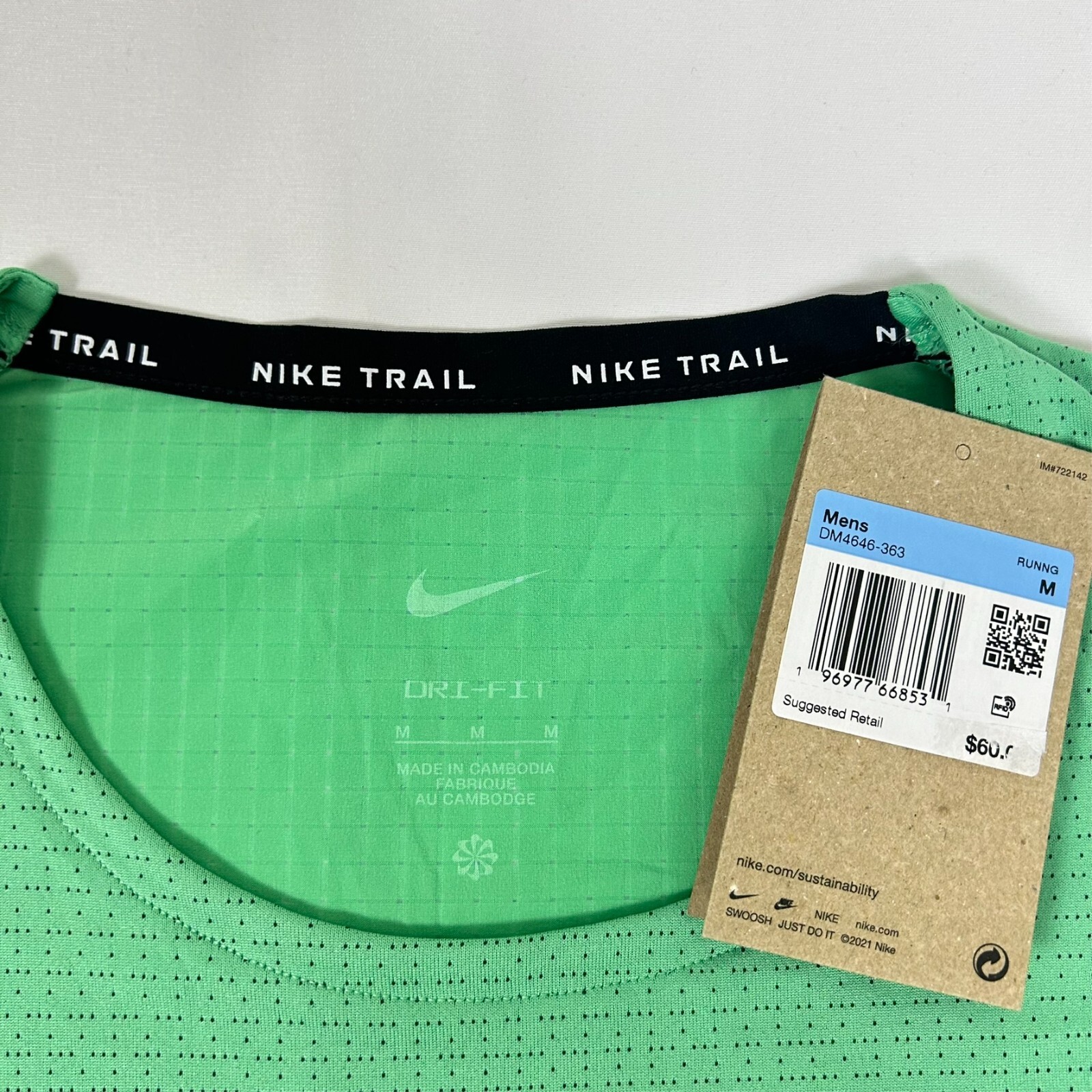 NWT Men's Nike Dri-FIT DM4646-363 Green M Trail Running Gym Training T-shirt B61 gallery