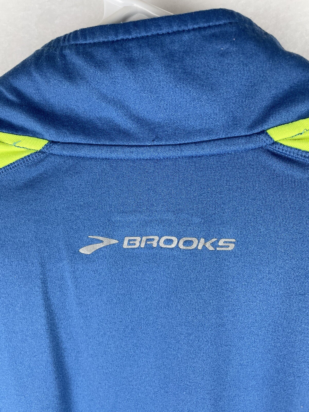 Brooks 1/4 Zip Running Men’s Size Small Neon Blue And Yellow. gallery