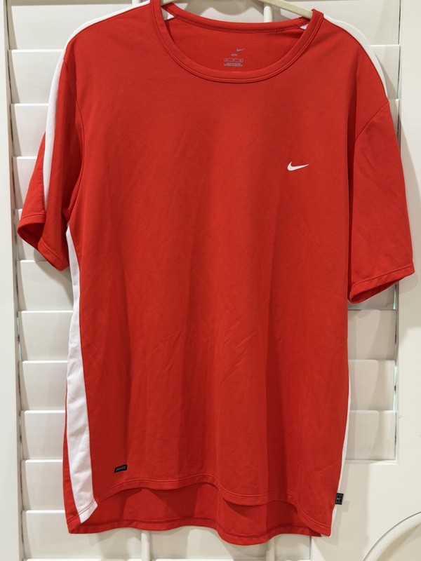 NIKE MENS LARGE DRI-FIT SHORT SLEEVE T-SHIRT LOOKS UNWORN FOR TENNIS AND MORE gallery