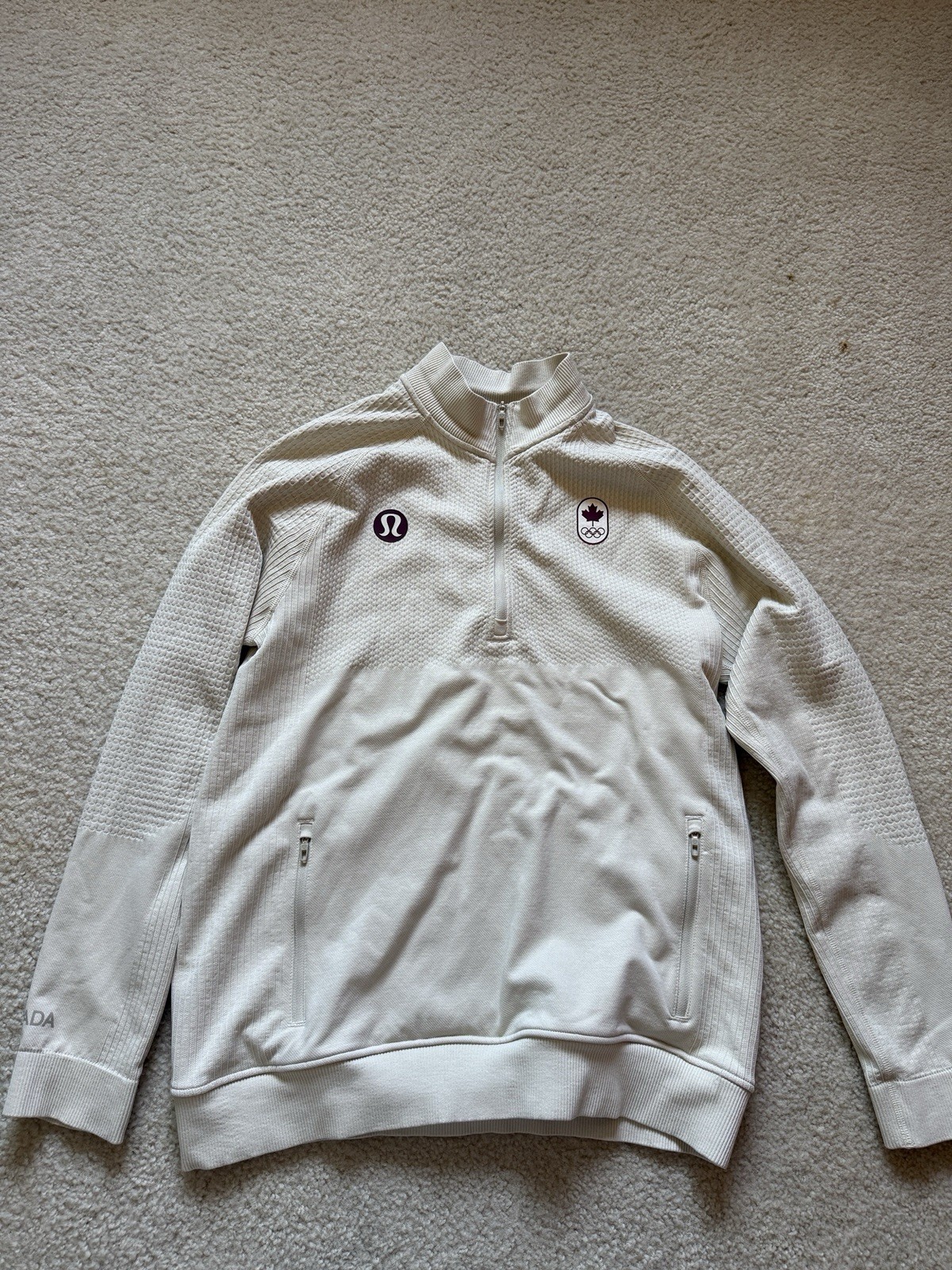 Lululemon Team Canada Olympic Engineered Warmth 1/4 Zip Size Medium gallery