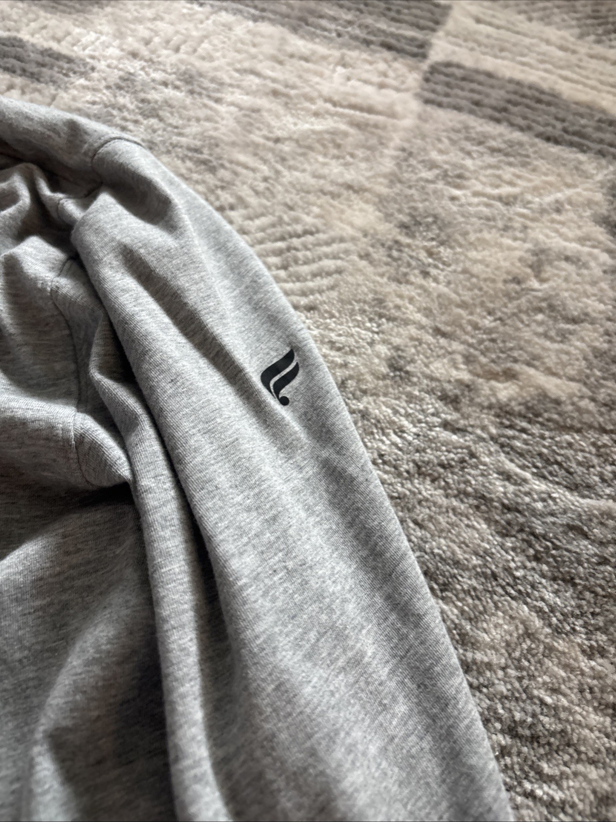 Fabletics 24/7 Long Sleeve Tee Grey Men's Size Medium Cottom gallery