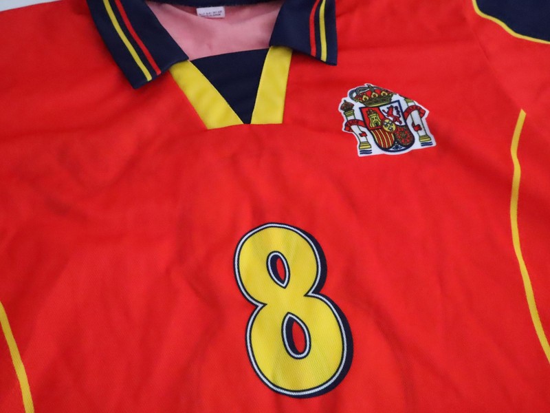 Spain Vintage 1990s Football Shirt #8 Luis Enrique Red Mens M gallery