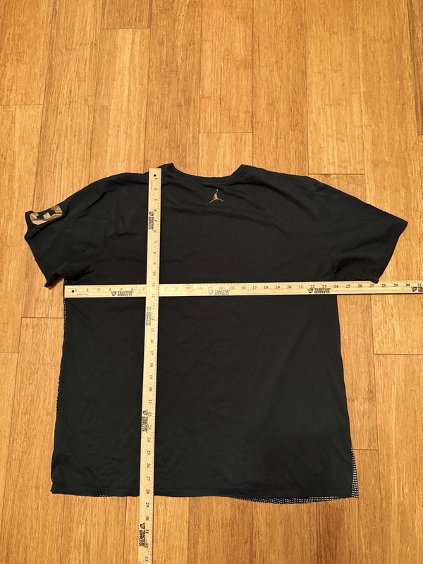 Nike Jordan Phantom Panther Dri Fit Number 23 Large Black AOP gallery