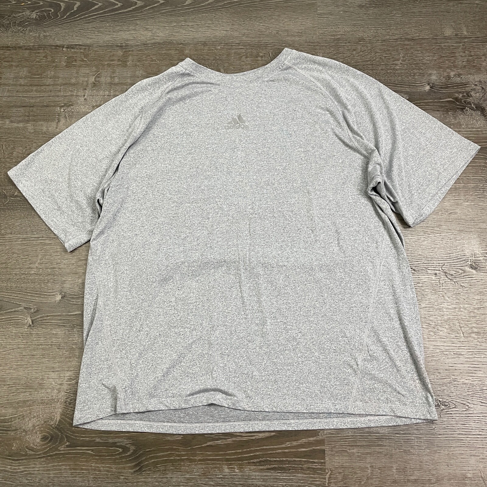 Adidas Mens T-Shirt Athletic Short Sleeve Gray Water Resistant Size XL gallery