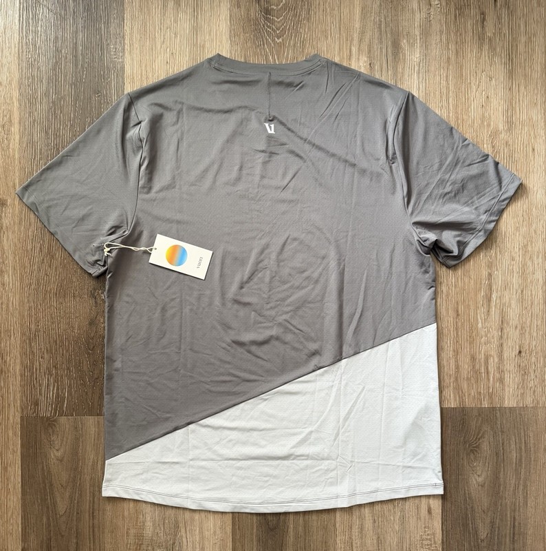 Vuori Short Sleeve Viewpoint Performance Tee 2.0 Cavern Grey Sz XL V1113-P NWT gallery