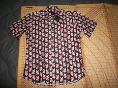 MENS MACZOO (4) LARGE RED/WHITE/BLACK DOG BUTTON UP SS SHIRT – NWT