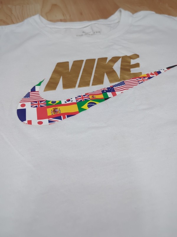 Nike T-shirt World Cup Soccer XL White Gold Country Flags Swoosh Diversity USA gallery