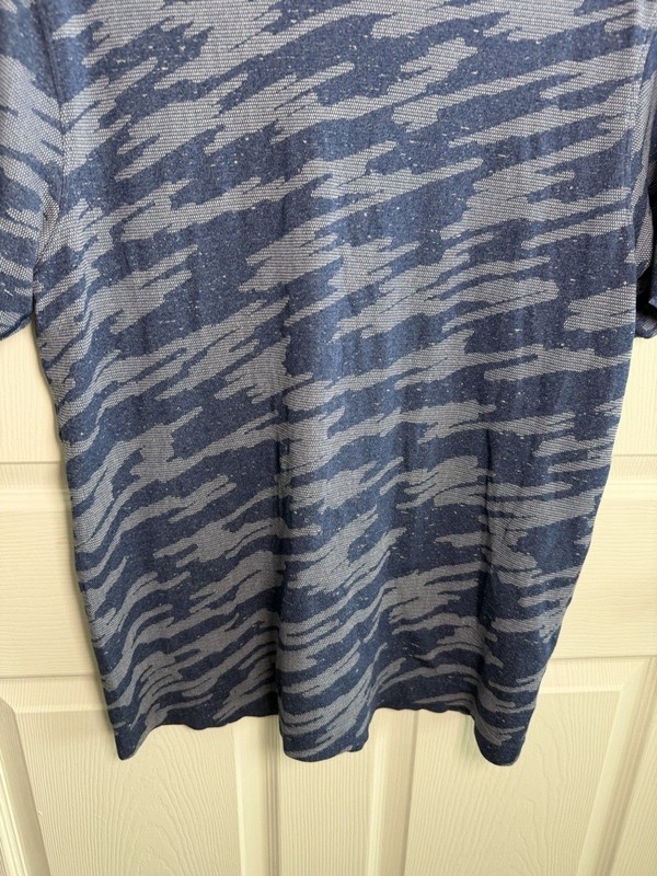 Lululemon Metal Vent Tech Shirt Men’s Blue Camo Breathe Short Sleeve Large gallery