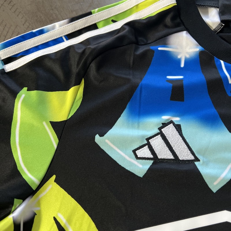 Fan Jersey 2023 Third Jersey Atlanta with Graffiti Design Size XL NWT gallery